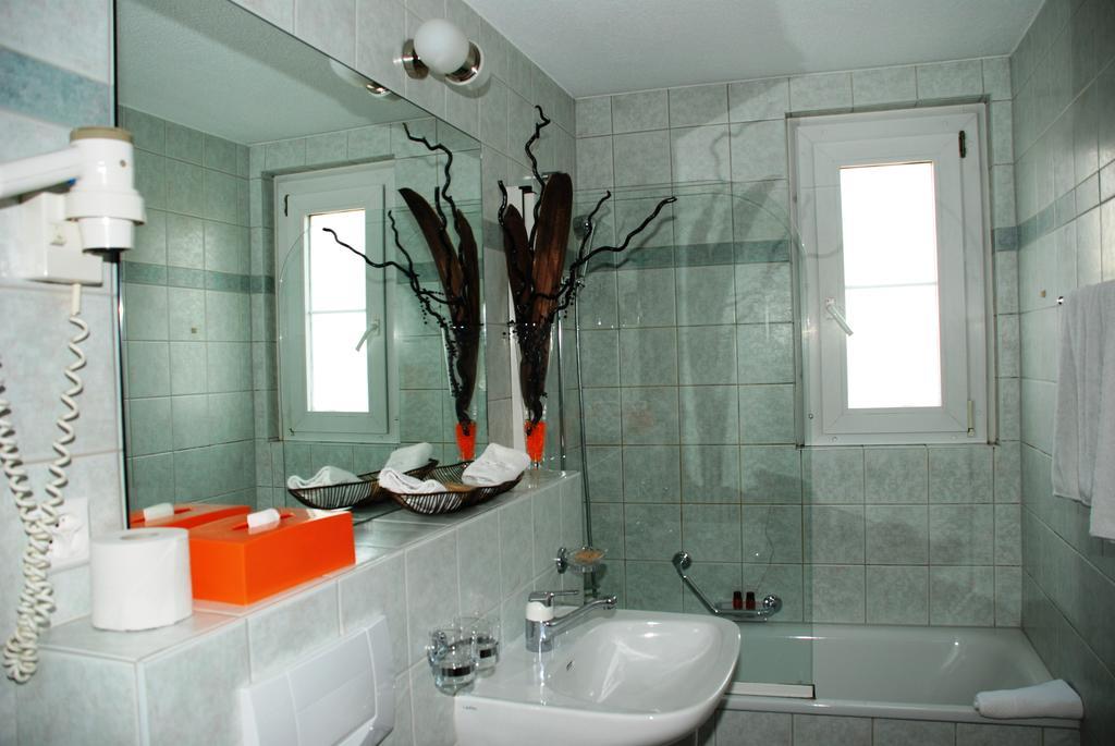 Hostellerie de Genève Vevey Zimmer foto